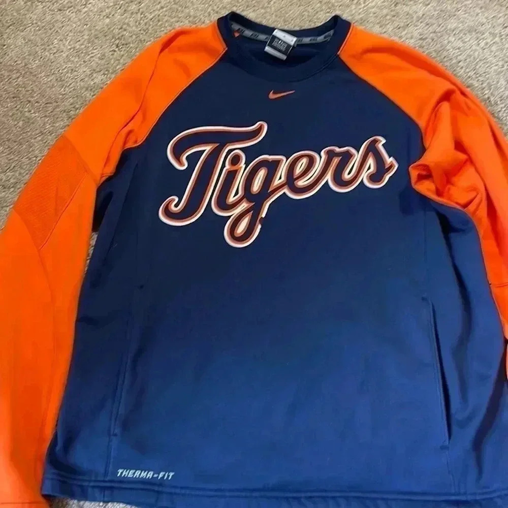 Nike therma fit Detroit Tigers shirt size medium